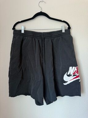 Nike Men's Black Logo Athletic Shorts